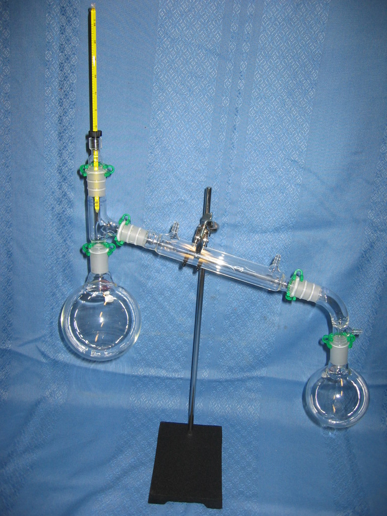 DISTILLATION APPARATUS